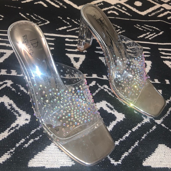 Beautifully Elegant & Embellished Clear Pumps - Picture 4 of 7